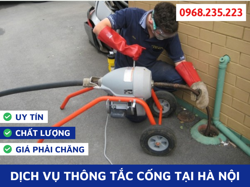 Thợ thi công thông tắc cống tại Hà Nội